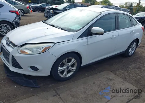 2014 Ford Focus Se z USA, uszkodzony, nr VIN 1FADP3F25EL306615